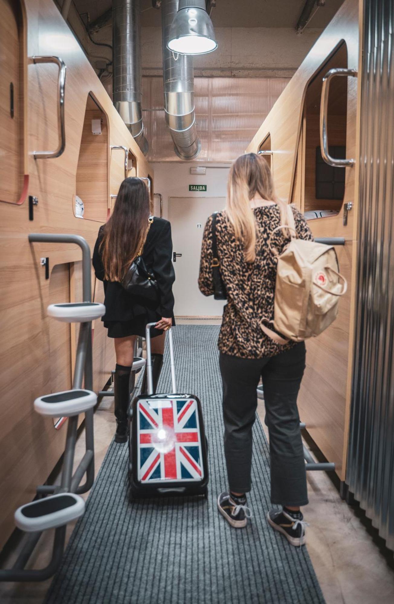 Gallery Hostel Madrid Residencia Екстериор снимка