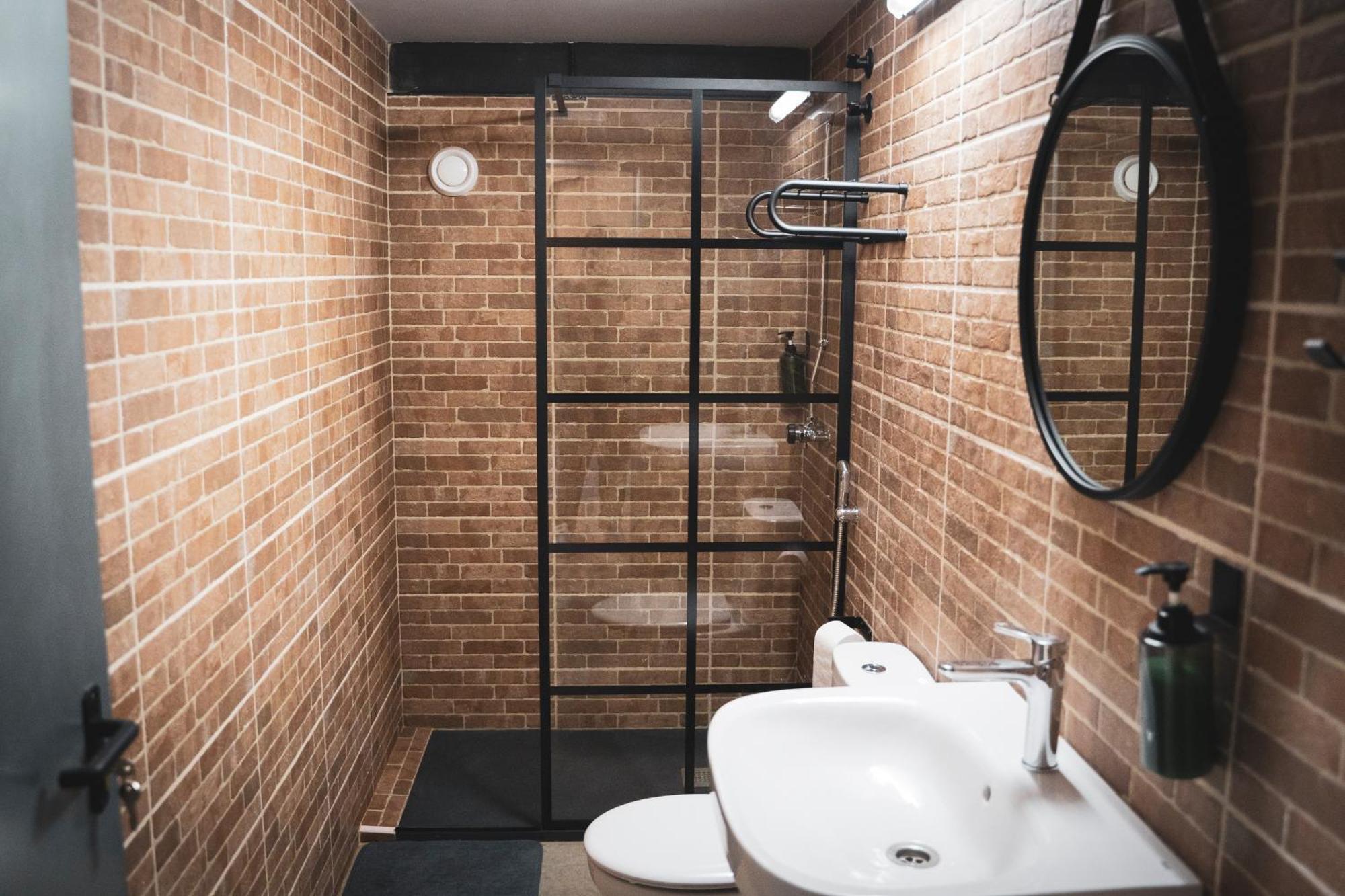 Gallery Hostel Madrid Residencia Екстериор снимка