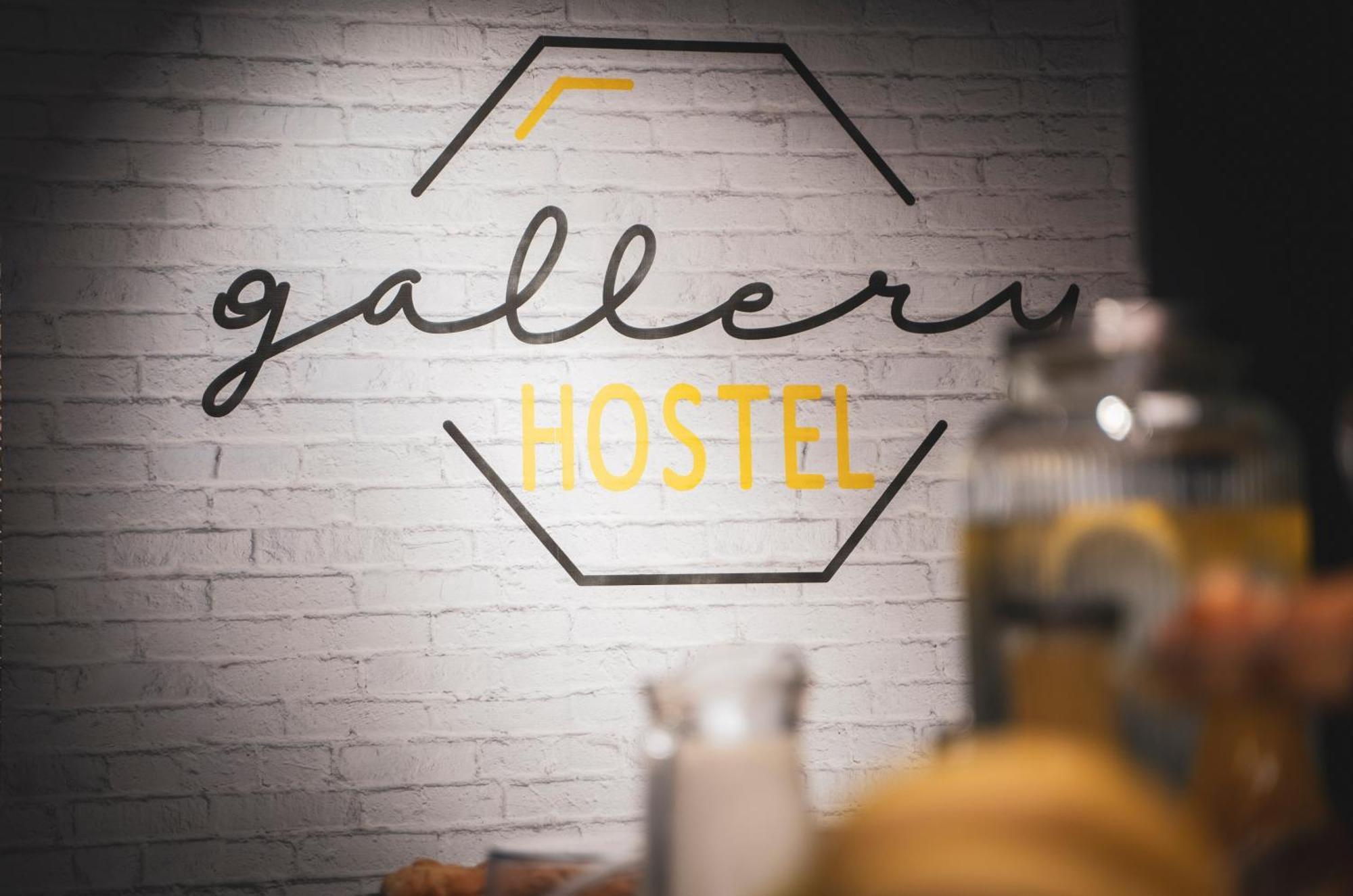 Gallery Hostel Madrid Residencia Екстериор снимка