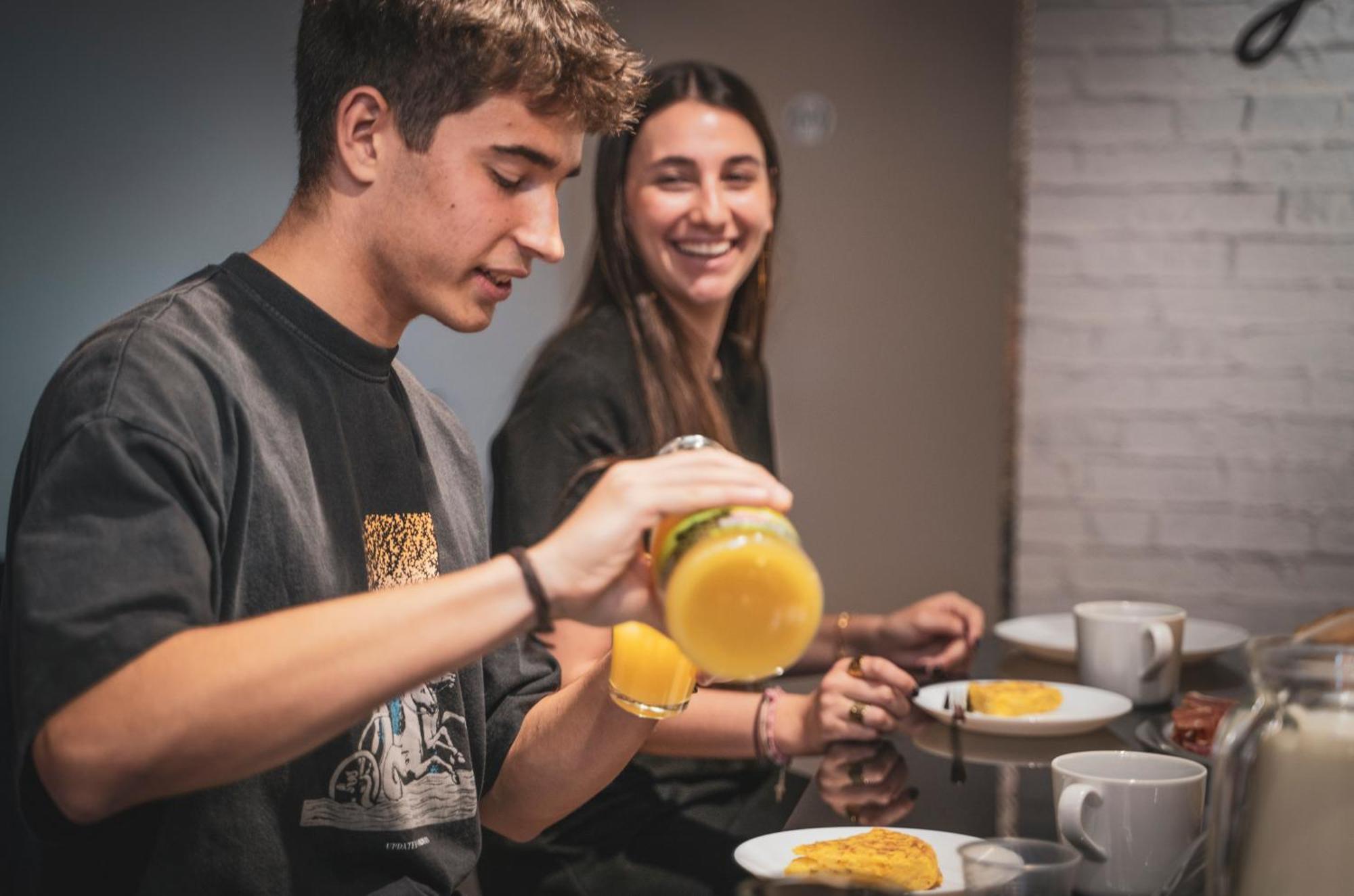 Gallery Hostel Madrid Residencia Екстериор снимка